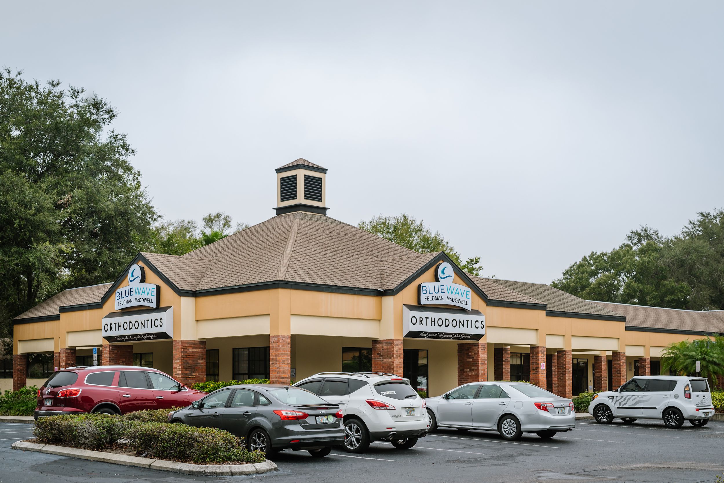 An image of the Blue Wave Orthodontics building located in Florida.